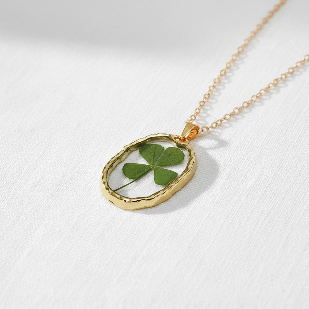 Preserved Botanical Oval Necklace, Real Dried Flower Resin Pendant, Nature Inspired Floral Jewelry, Gift for Her