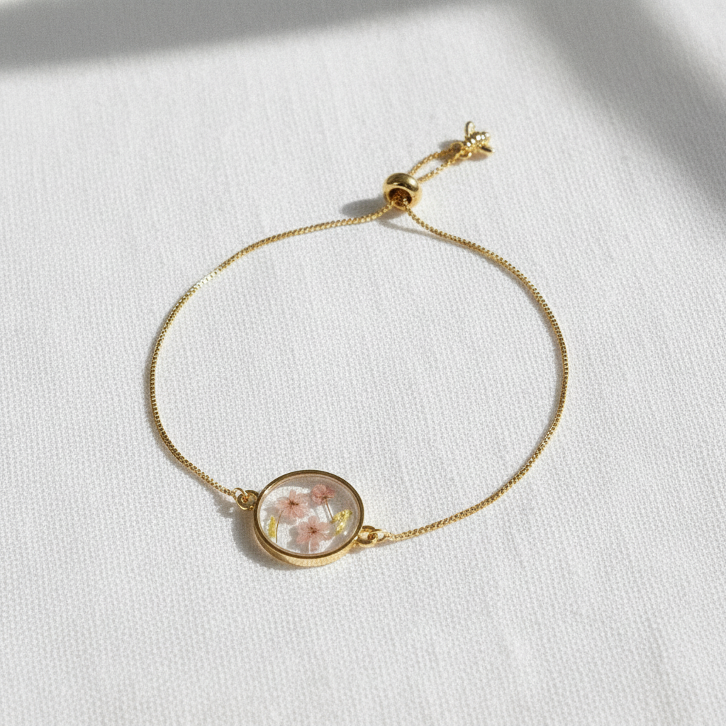 Dried Flower Disc Adjustable Slider Bracelet, Botanical Resin Jewelry, Nature Inspired Bracelet, Gift for Her