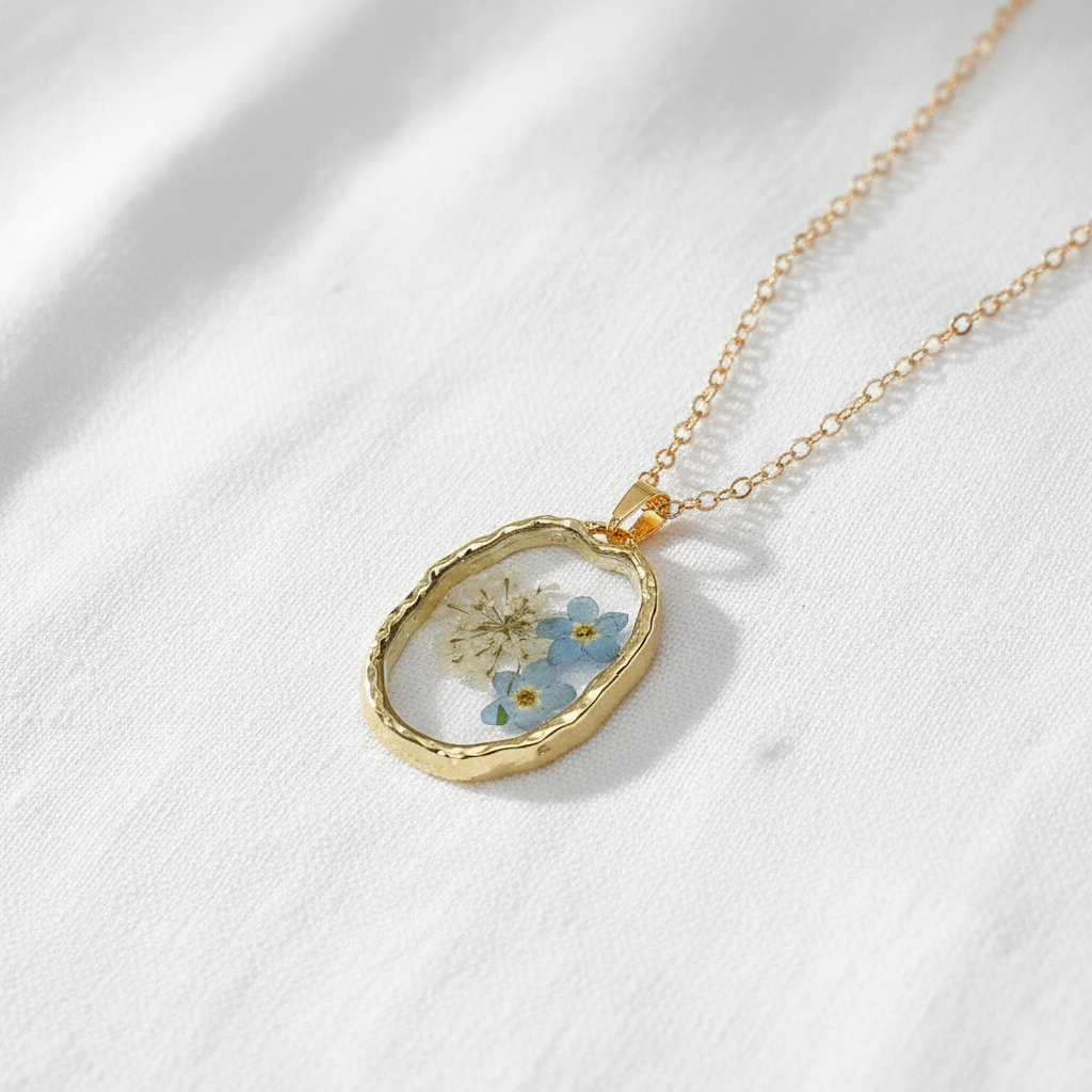 Preserved Botanical Oval Necklace, Real Dried Flower Resin Pendant, Nature Inspired Floral Jewelry, Gift for Her
