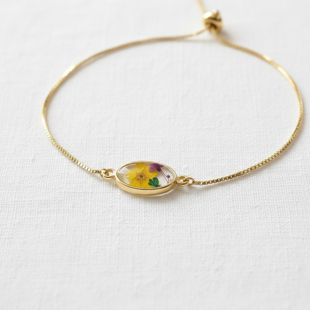 Preserved Geometric Dried Flower Slider Bracelet, Botanical Resin Jewelry, Adjustable Nature Inspired Bracelet, Gift for Her