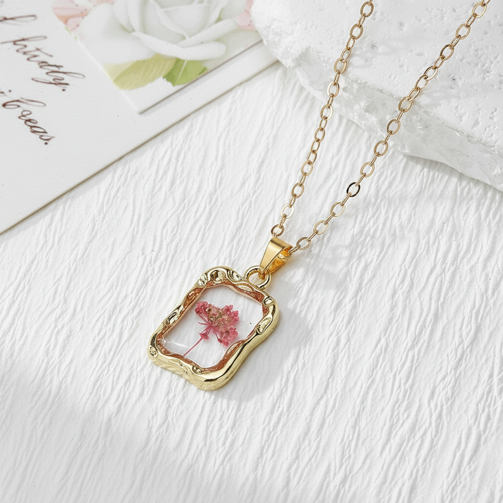 Real Dried Flower Frame Necklace, Adjustable Botanical Resin Pendant, Nature Inspired Gift for Her