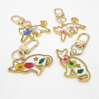 Cat Shaped Botanical Keychain, Preserved Floral Resin Charm, Nature Inspired Gift for Cat Lovers