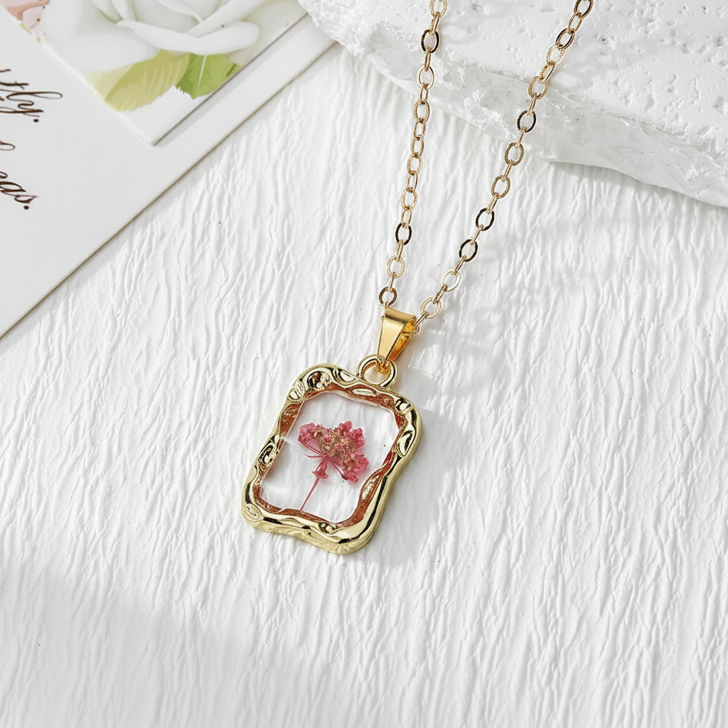 Real Dried Flower Frame Necklace, Adjustable Botanical Resin Pendant, Nature Inspired Gift for Her