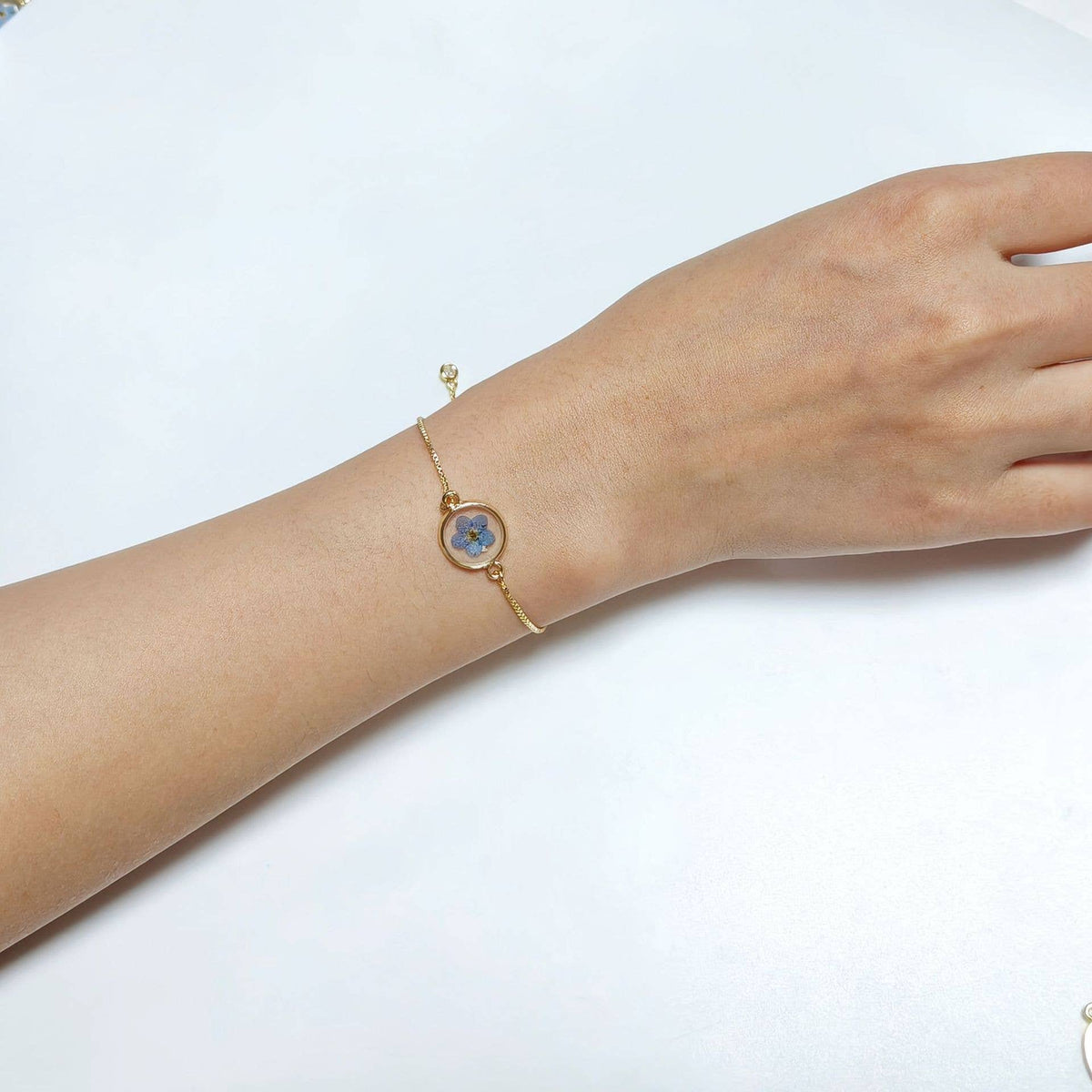 Encased Forget-Me-Not Adjustable Slider Bracelet, Floral Resin Jewelry, Botanical Gift for Her