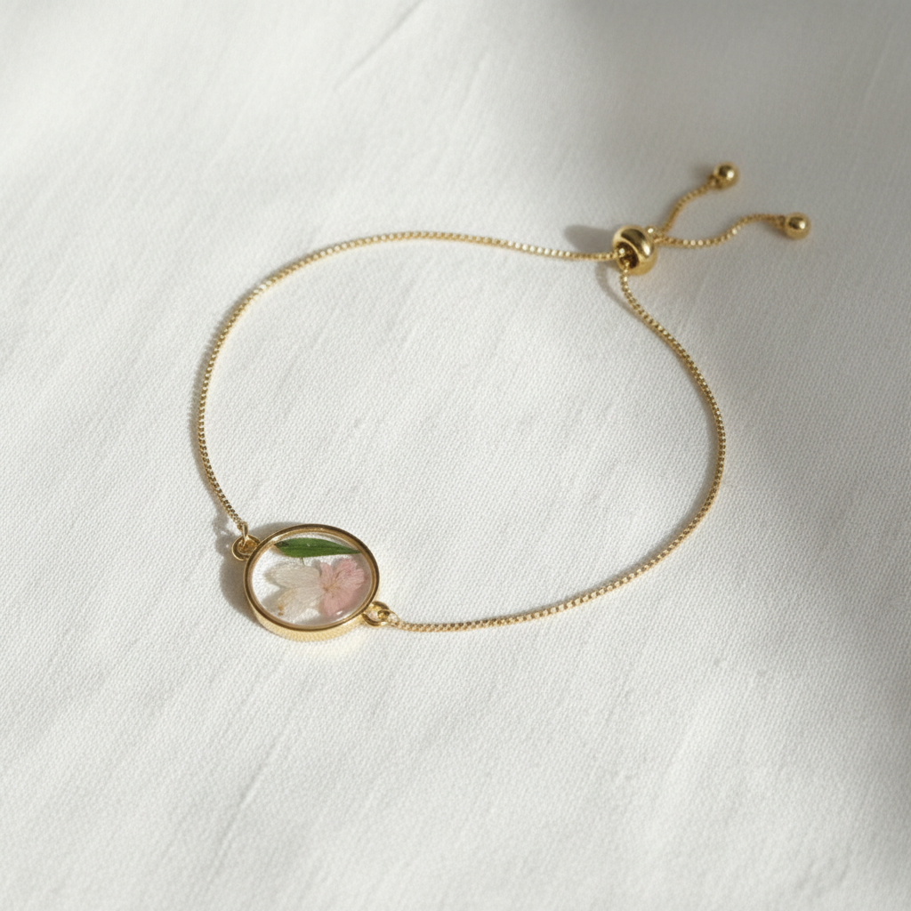 Dried Flower Disc Adjustable Slider Bracelet, Botanical Resin Jewelry, Nature Inspired Bracelet, Gift for Her
