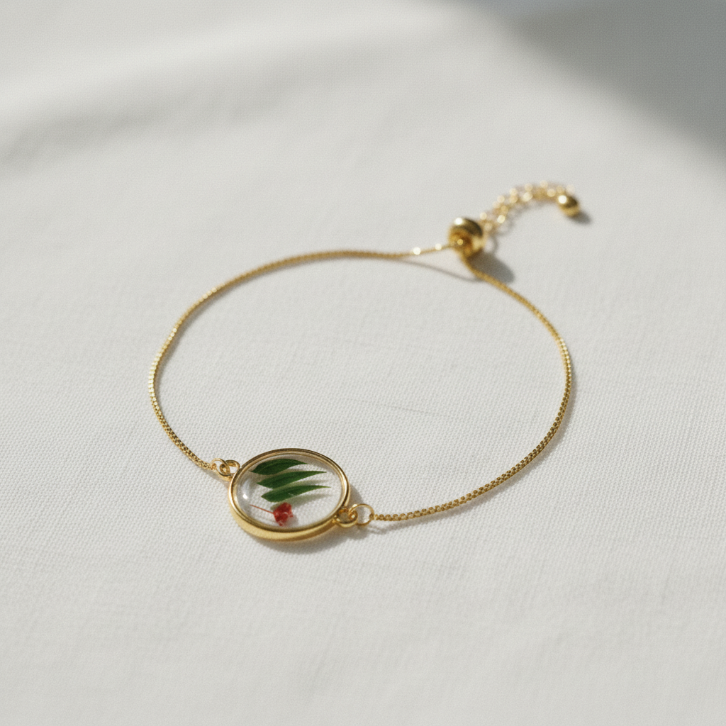Dried Flower Disc Adjustable Slider Bracelet, Botanical Resin Jewelry, Nature Inspired Bracelet, Gift for Her