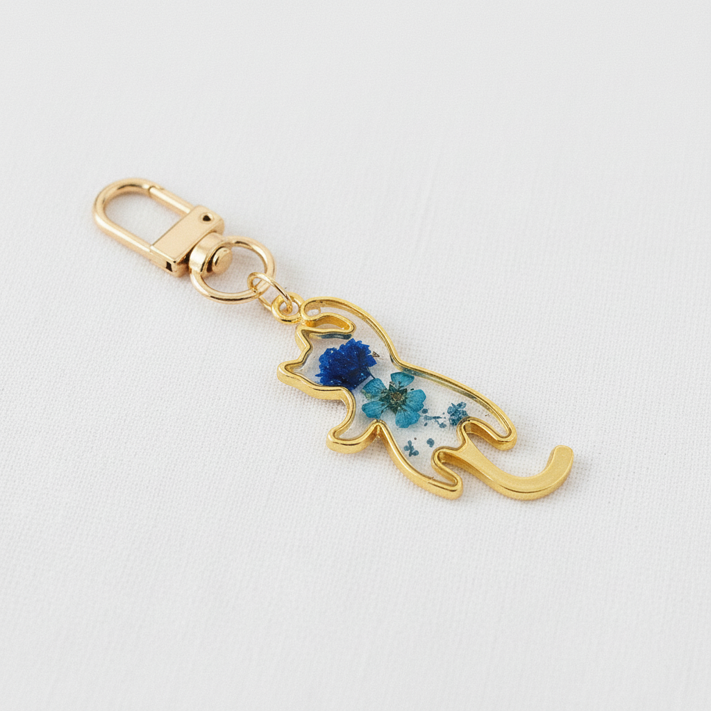 Cat Shaped Botanical Keychain, Preserved Floral Resin Charm, Nature Inspired Gift for Cat Lovers