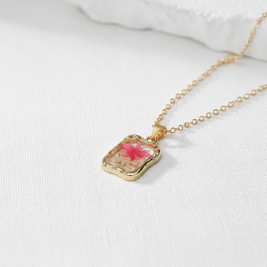 Real Dried Flower Frame Necklace, Adjustable Botanical Resin Pendant, Nature Inspired Gift for Her
