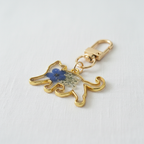 Cat Shaped Botanical Keychain, Preserved Floral Resin Charm, Nature Inspired Gift for Cat Lovers